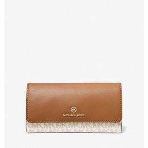 💯 authentic- MICHAEL MICHAEL KORS
Large Logo and Leather Tri-Fold Wallet